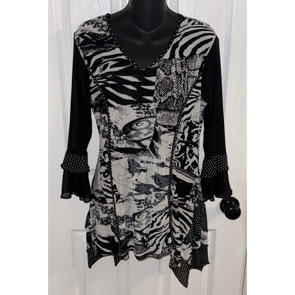 Mirror Image Women's Large Black & White shark bite Tunic Top